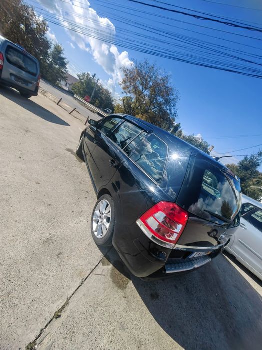 Opel Zafira 1,7 litri, 7locuri, an 2008