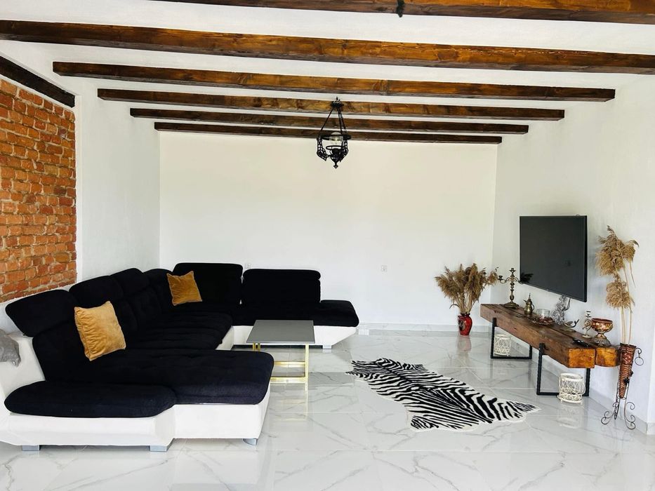 Cabana de inchiriat , disponibila de revelion