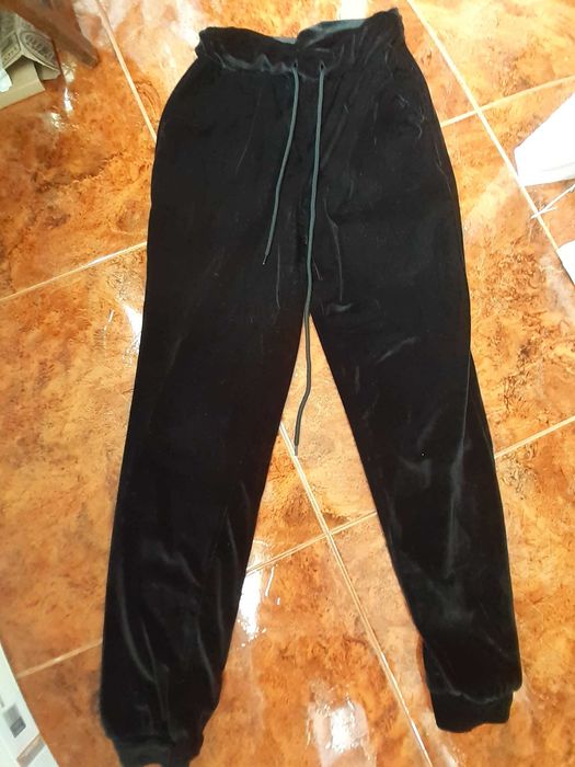 Pantaloni de trening mărime 34