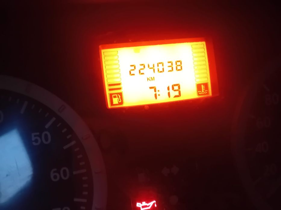 Vând Logan 1.4 benzină