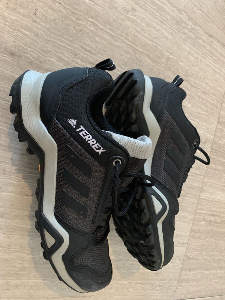 Adidași, Adidas Terrex 39