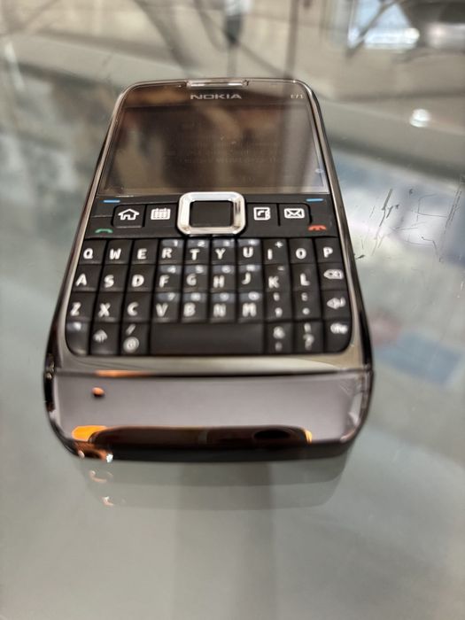 Vand nokia E71, nou, zero minute, necodat,limba romana,cadou,vârstnici