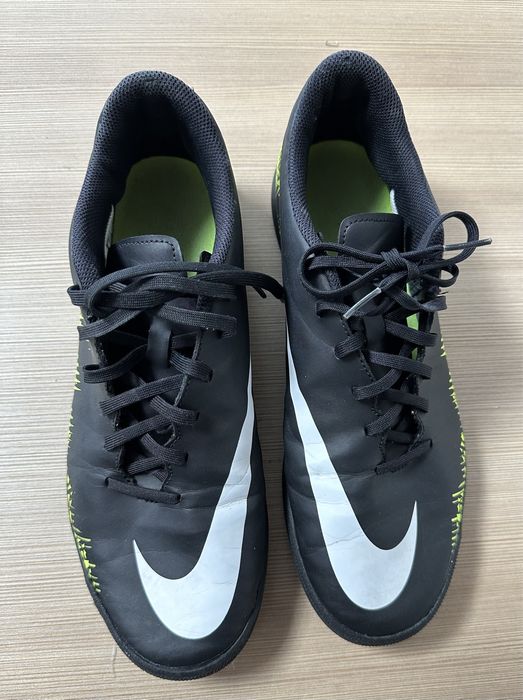 Vand adidasi nike