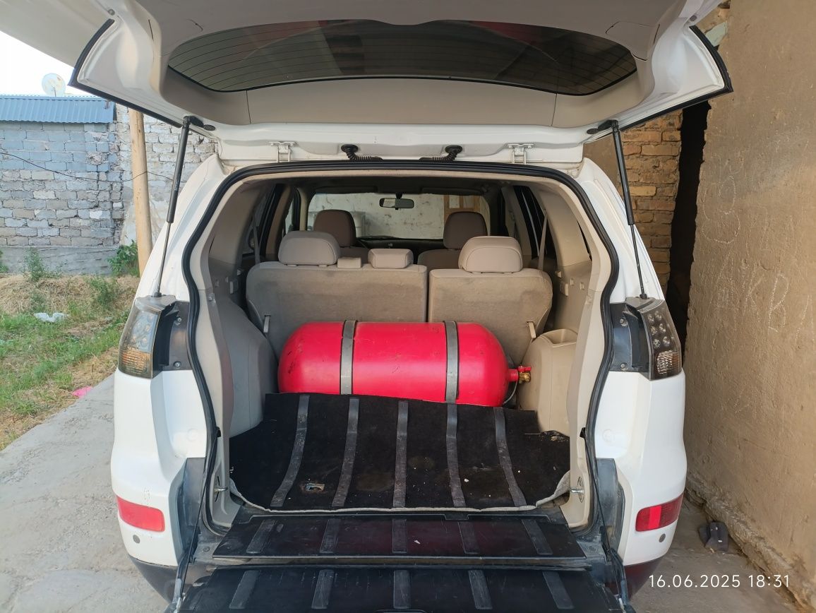 Mitsubishi outlander
