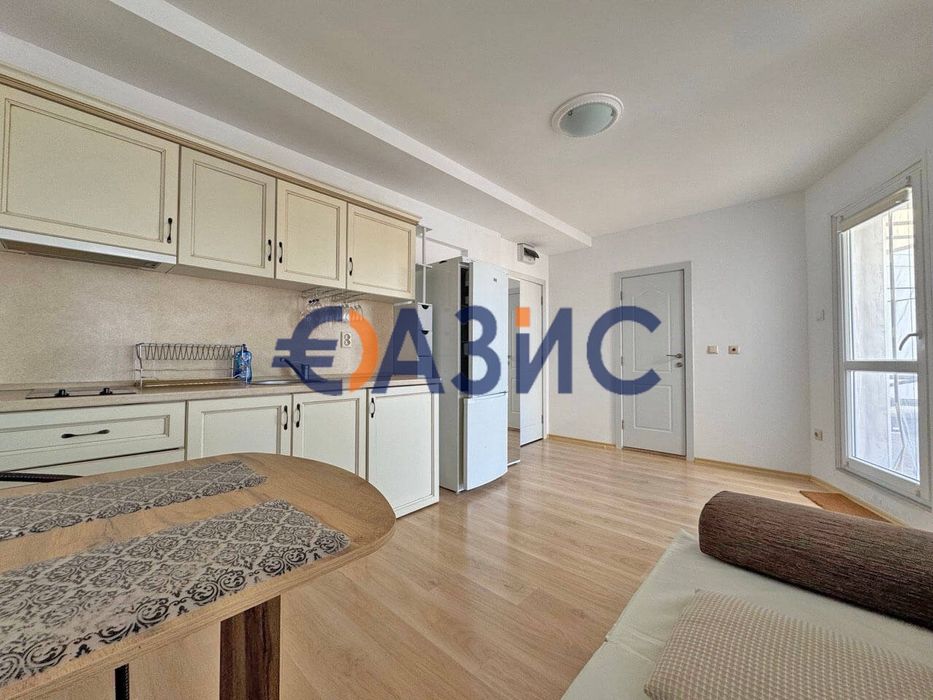 Продава се Двустаен апартамент в к.к. Слънчев бряг - 86 кв.м за 930 €/кв.м - Снимка #2