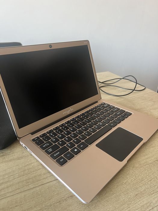 Laptop Myria My8305