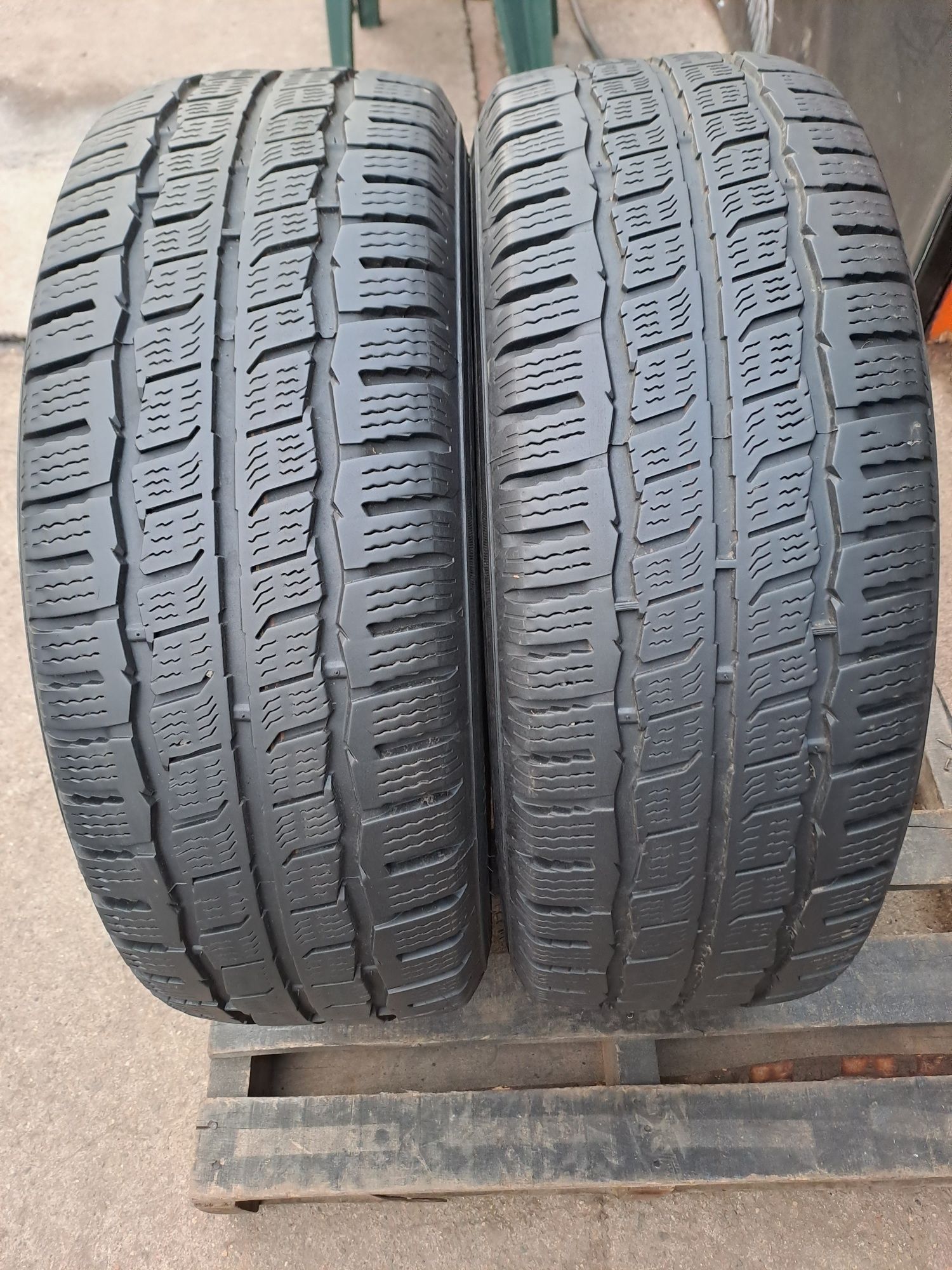 2бр. /2023г./ Бусови 235/65/16C Kumho Winter Por Tran CW 51