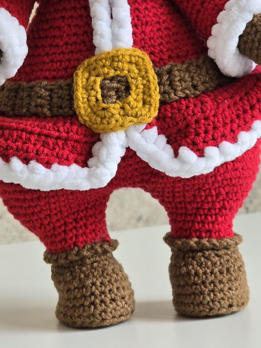 Ръчно плетен Дядо Коледа за домашен уют