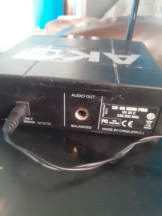 Продавам AKG SR 40 MINI PRO  US 25 C 359.300 MHz BY HARMAN с кабели