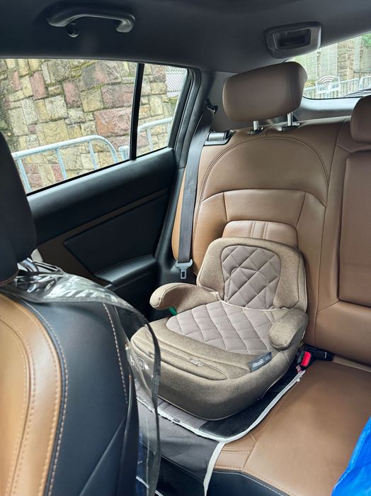 Столче / седалка за кола Chipolino I-Size Safy 125-150 - с izofix