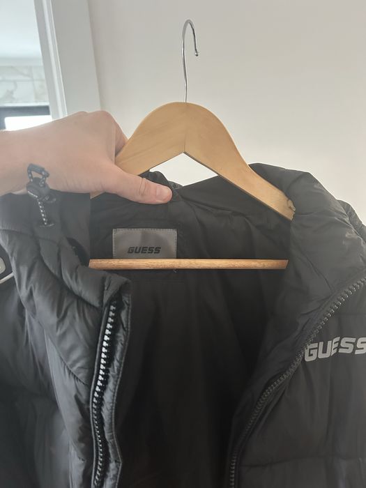 Geaca guess,marimea m