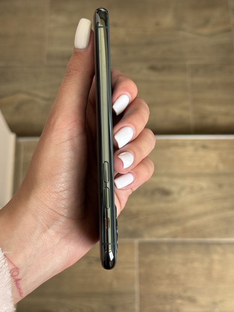 Продавам iPhone 11 Pro 256GB + AirPods 2 (в комплект)