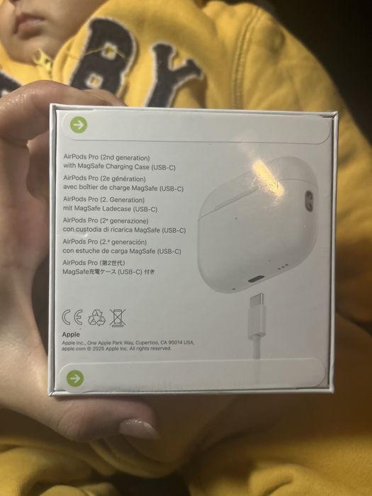 AirPods Pro 2nd generation with MagSafe Charging Case (UsB-C)