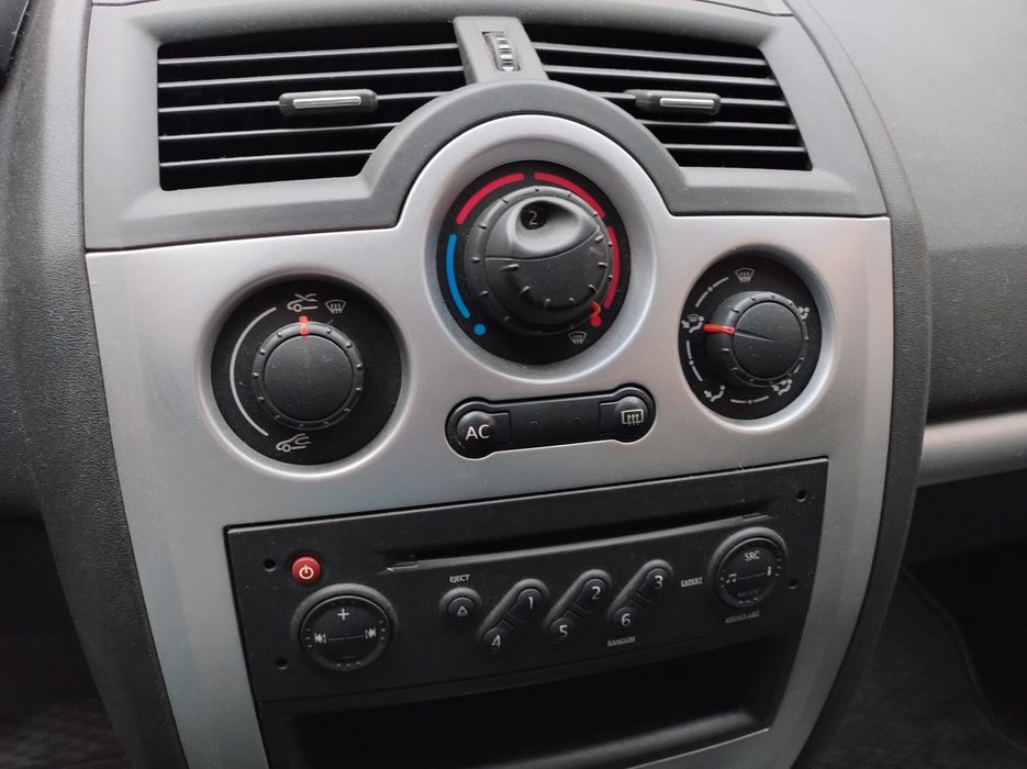 Renault Megan 2 din 2009 cu 100.900 km