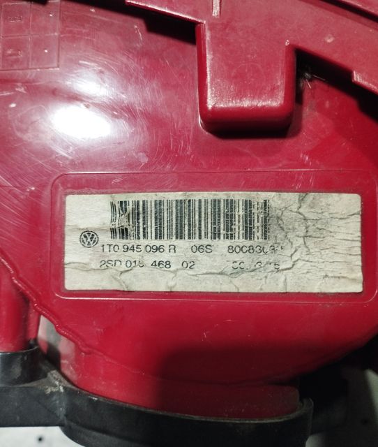 Lampa / Tripla stop dreapta pe aripa 1T0 945 096 R Volkswagen VW Tour