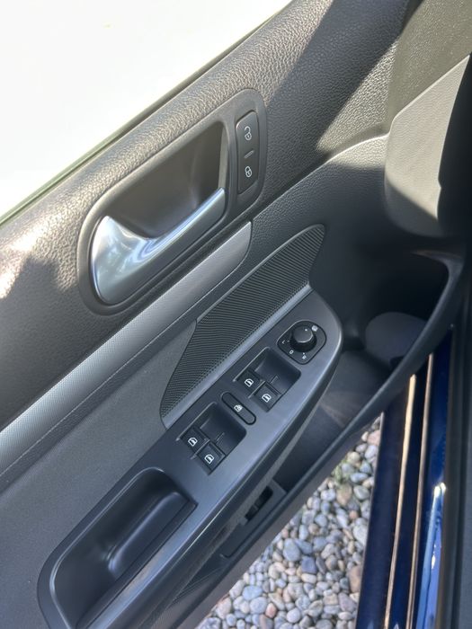 Golf 5 plus 1.6  benzina 102 cai 2008