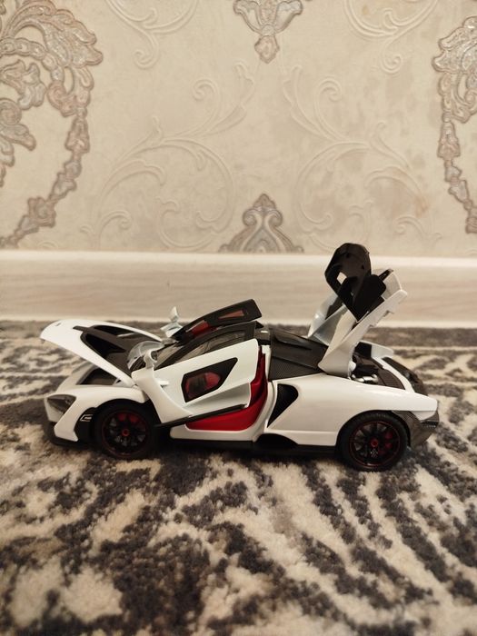 Metallic car McLaren Senna gtr