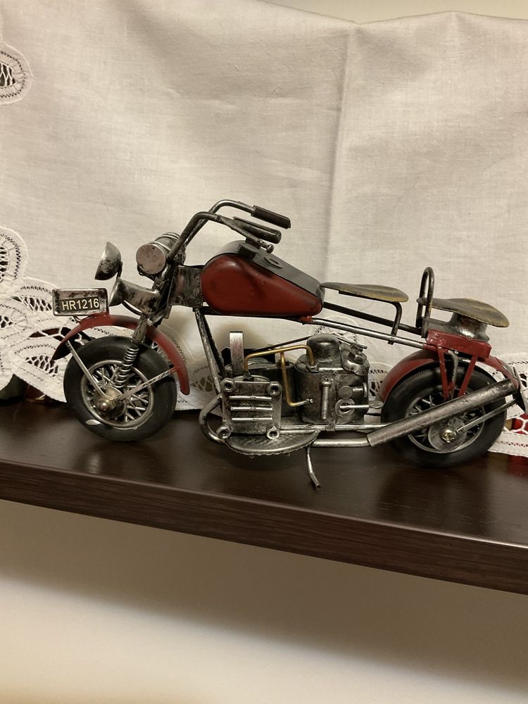 Motocicleta in miniatura