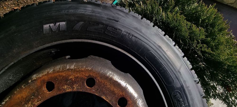 Гума с джанта 295 /  60  /  22.5  BRIDGESTONE