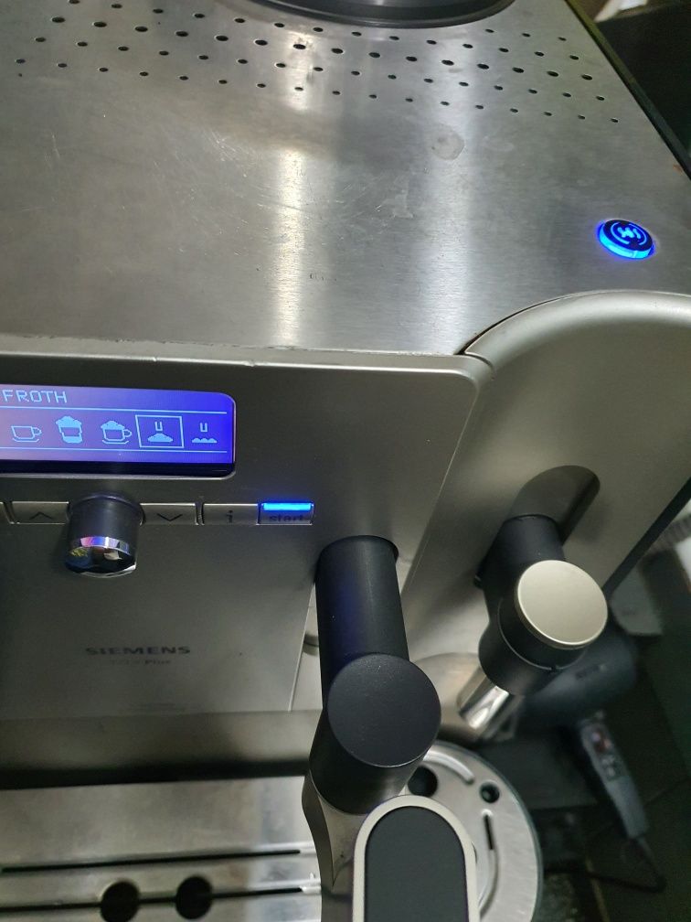 Expresor de cafea Siemens EQ 7 plus (L-series aroma sense)