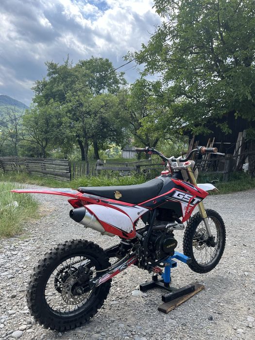 De vanzare cross 250cc an 2024
