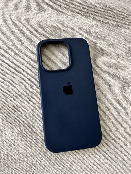 Силиконовый чехол на iphone 14 pro , в подарок другие