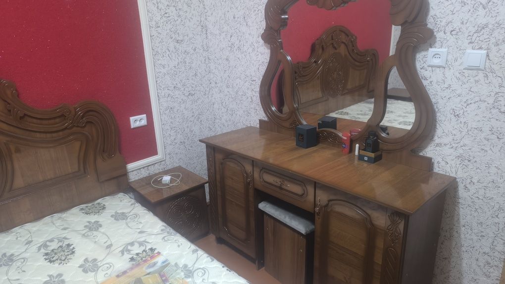 Spalni komplekt srochna sotiladi