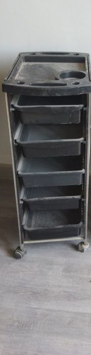 Помощник парихмахерская- шаштараз көмекшісі