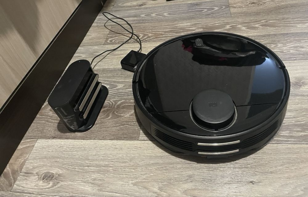 Продам моющий робот пылесос MI Robot Vacuum Mop