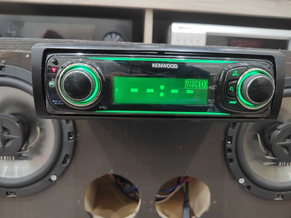 Висок клас KENWOOD KDC-W7544U USB / AuX / CD / MP3