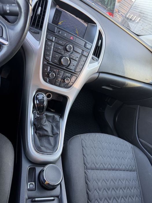 Vand Opel Astra J 2013 1.4 turbo 140cp