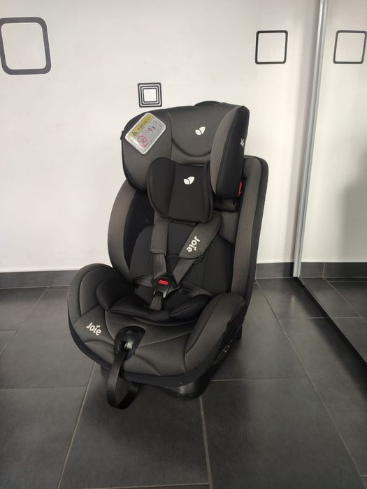 Scaun auto Joie Stages pentru copii intre 0 și 25 kg