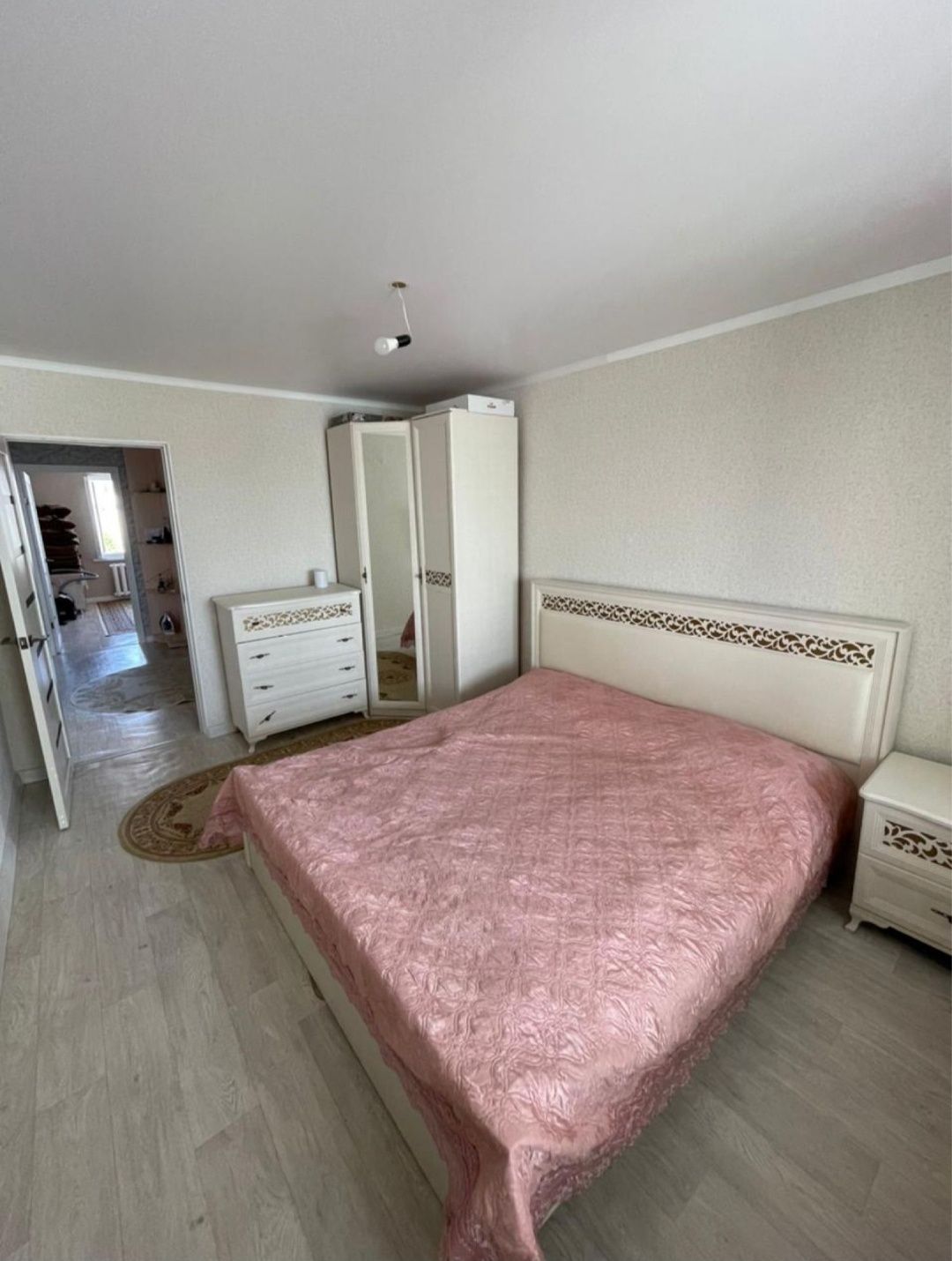 продам 4 комнатную квартиру