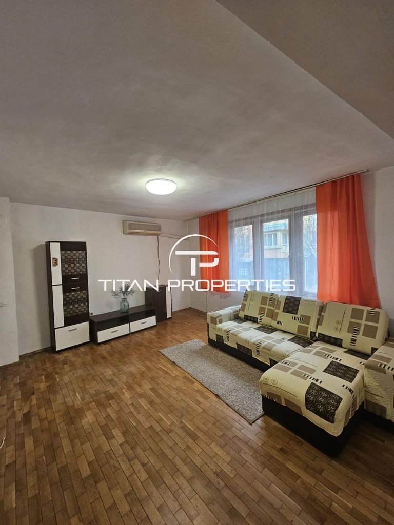 Дава се под наем Тристаен апартамент в Бургас, Център - 88 кв.м за 382.5 € - Снимка #1