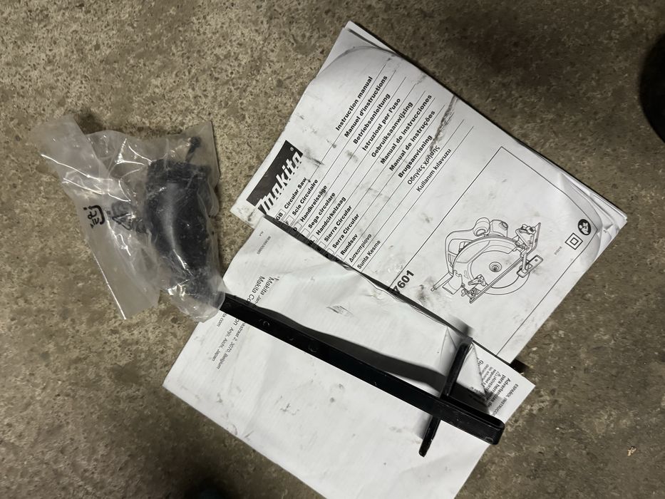 Circular makita cu fir