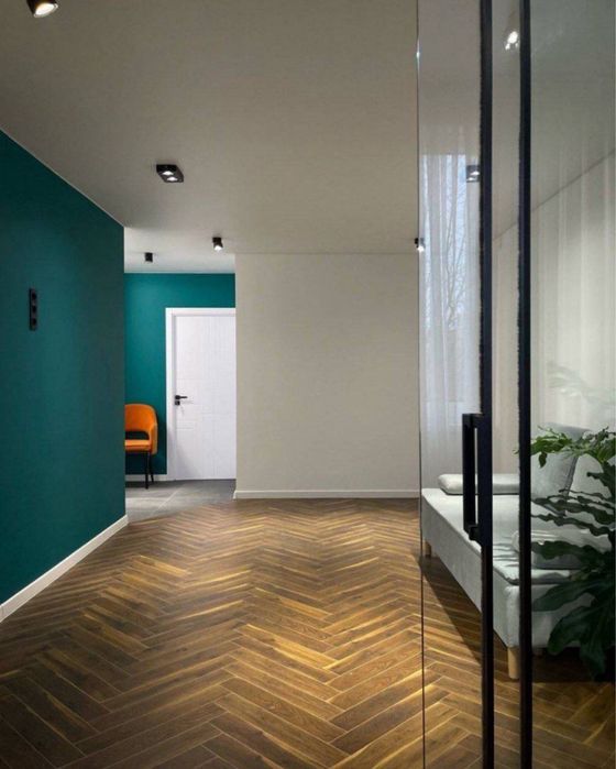 3комнатная Новомосковская.  Кирпич. С ремонтом.