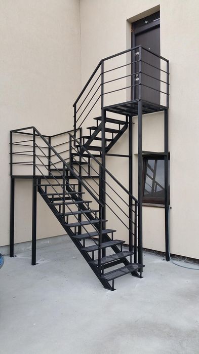 Scara metalica zincata exterioara pt  casa , beci și incendiu ISU