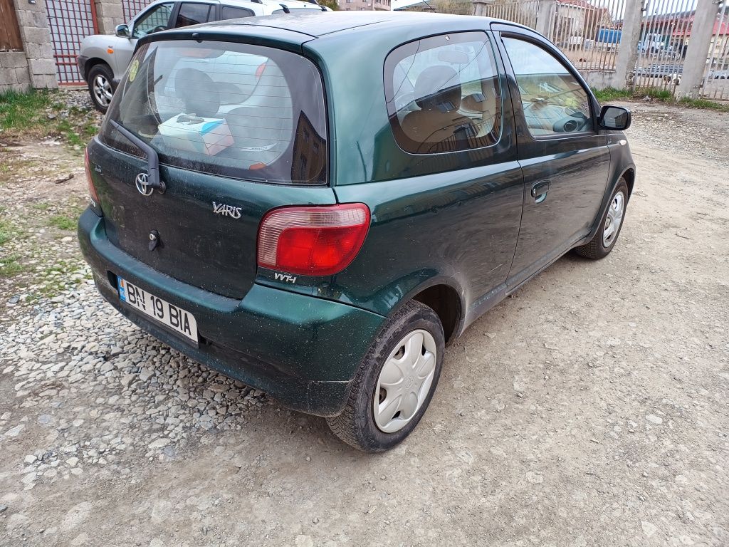 Toyota Yaris pentru piese sau reparat