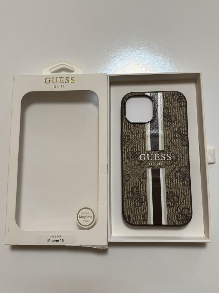 Кейс GUESS iphone 15
