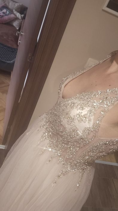 Абитюренска, булчинска официална, нова за всеки повод прекрасна рокля