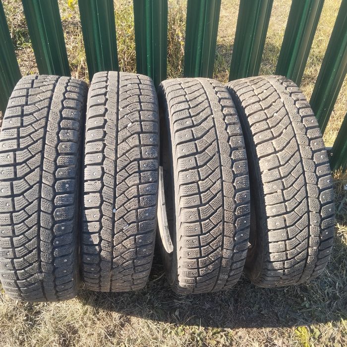 Продам комплект резины 185/65 р15