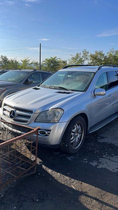 Мерцедес ГЛ 450  от 2006 година на части