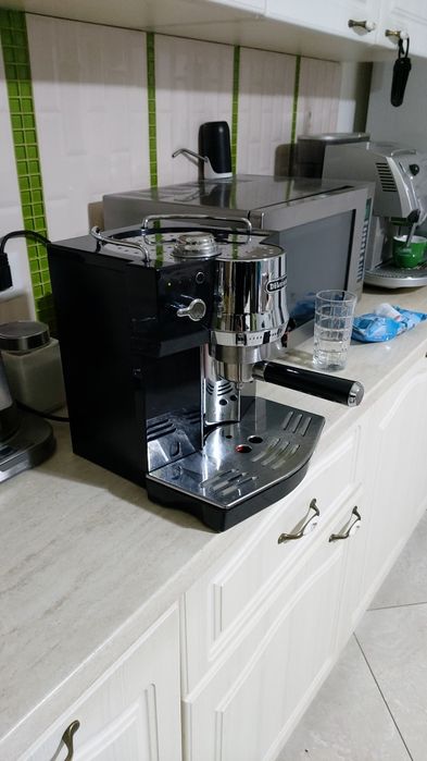 Espressor manual De'Longhi EC 820B 1450W 15 bar  1 l Negru Inox