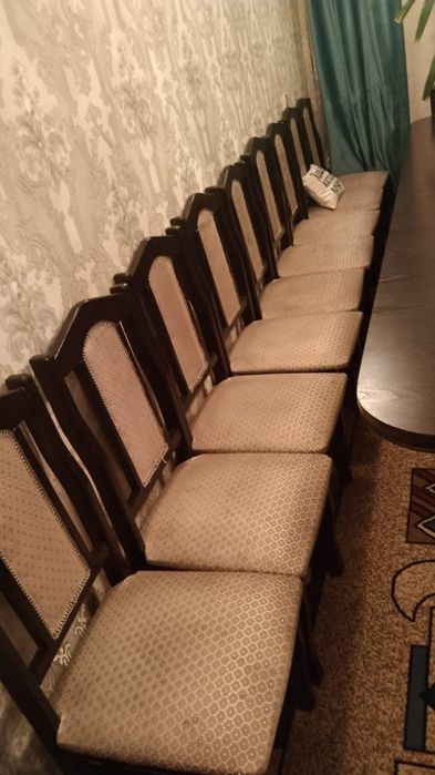 Стол со стульями