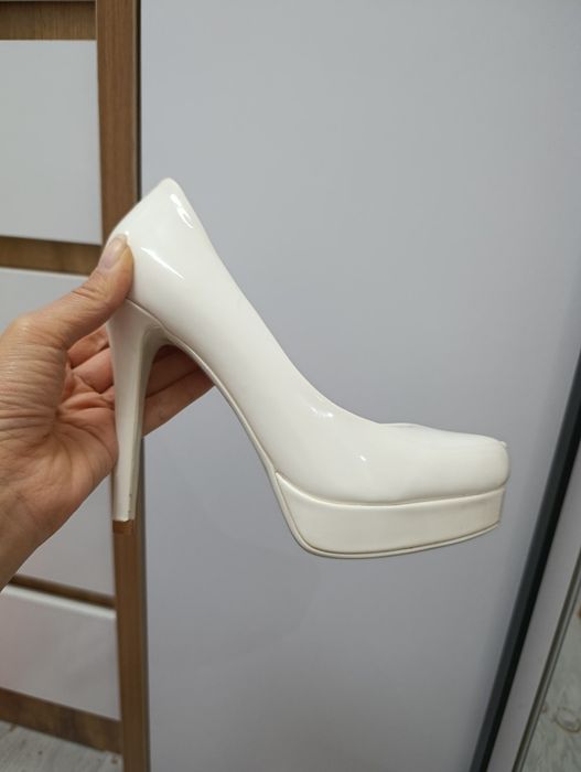 Белый женский туфли