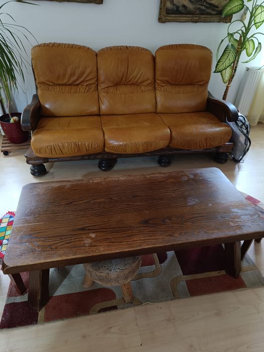 Vand canapea si fotolii din piele si lemn masiv + masa lemn masiv