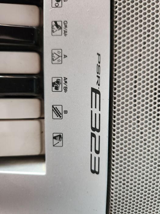 Продавам Синтезатор Yamaha PSR-E323 – Идеален за Начинаещи!
Портативен