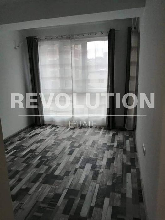 Дава се под наем Тристаен апартамент в Варна, Колхозен пазар - 80 кв.м за 500 € - Снимка #1