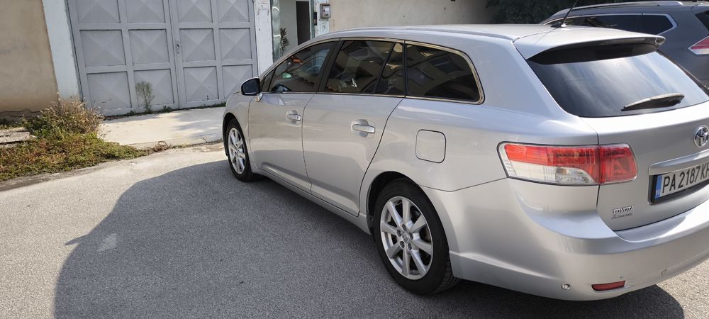Продавам Тойота Авенсис D4D 150к.с