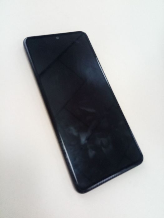 Redmk note 12 pro 8/256 koʻk